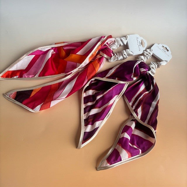 Roze Maine scrunchie/haarelastiek