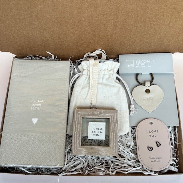 Brievenbus Cadeaubox "Vier het Leven Samen"