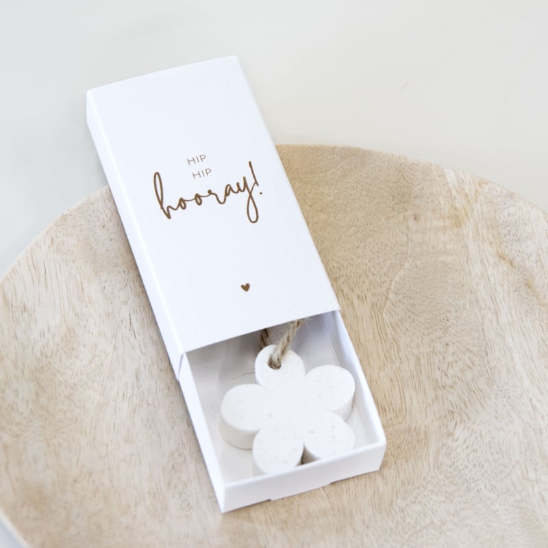 Little Giftbox – “Hip Hip Hooray” met geurend zeepbloemetje