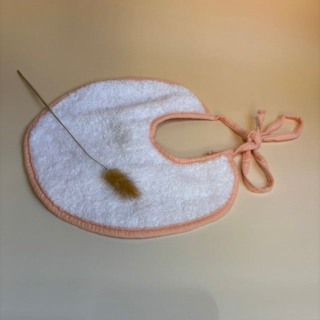 Slabbetje rond met strik rose cloud