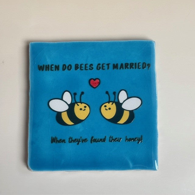 Tegel: When do bees get married?