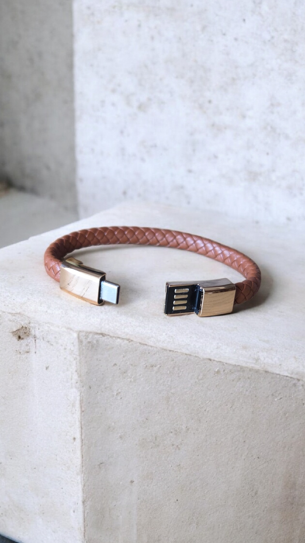 Multifunctionele Armband met USB-C Oplaadkabel - Bruin