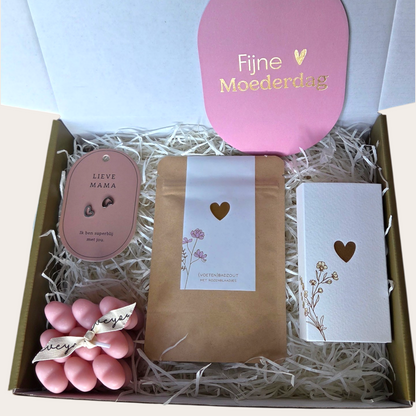 Voor de liefste moeder – Moederdag cadeaubox met zilveren oorbellen en verwenmoment