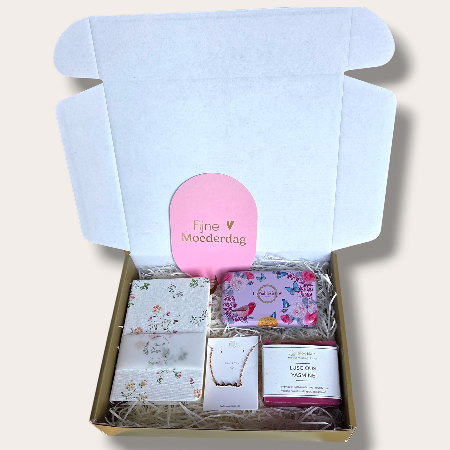Moederdag luxe – Cadeaubox met mama ketting en verwenmoment
