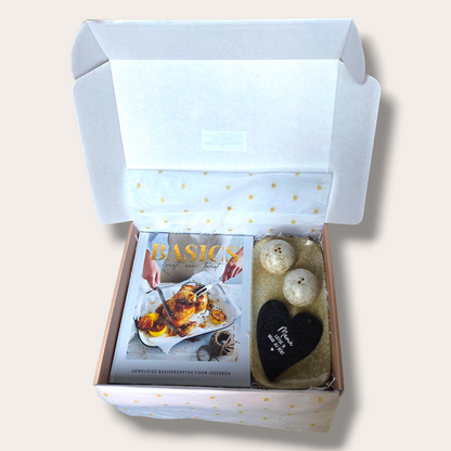 Stijlvol en Smaakvol – Cadeaubox met kookboek en peper & zout set