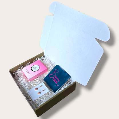 Voor de liefste bonus mama – Cadeaubox met oorbellen & cocktail gums