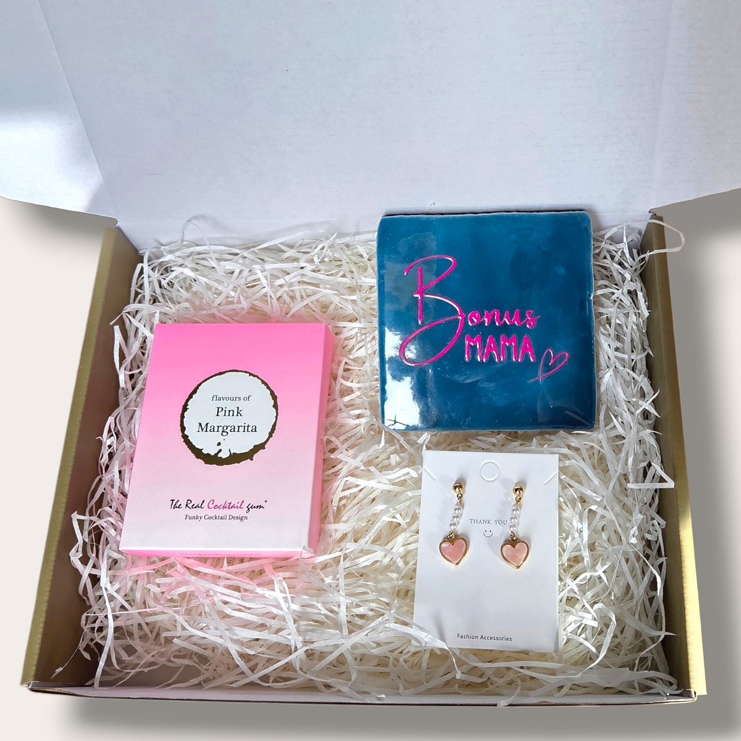 Voor de liefste bonus mama – Cadeaubox met oorbellen & cocktail gums