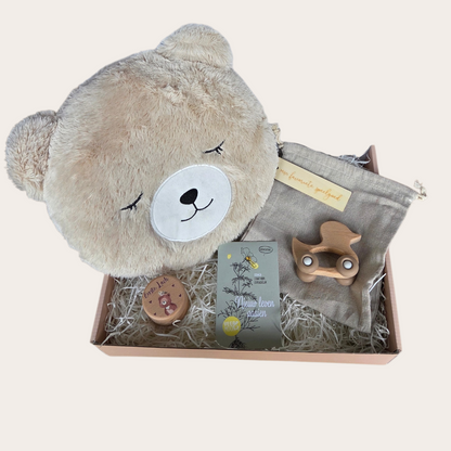 Lief & Zacht – Baby Cadeaubox met Berenkussen en Houten Accessoires