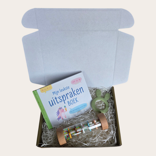 Spelen & Herinneren – Baby Cadeaubox met Regenmaker & Invulboek