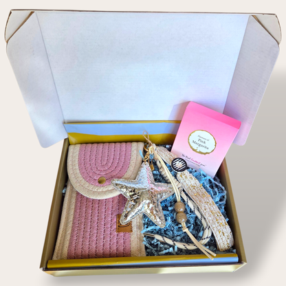 Trendy cadeaubox voor haar – Tas, bag charm & lekkers