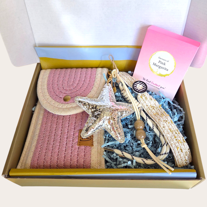 Trendy cadeaubox voor haar – Tas, bag charm & lekkers