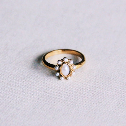 Vintage ring met parel steentjes