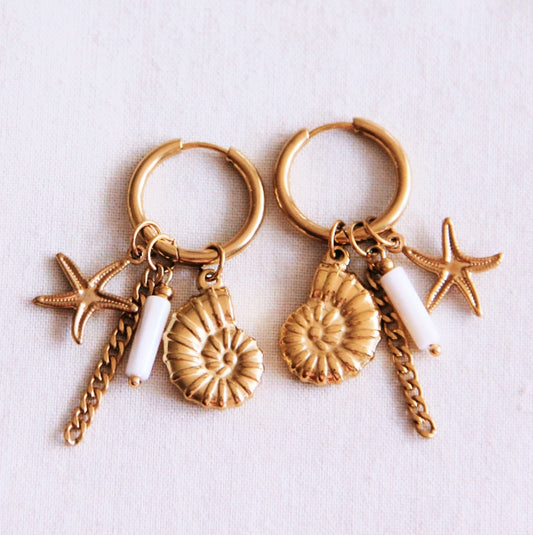 Oorring met schelp, zeester en parelmoer tube