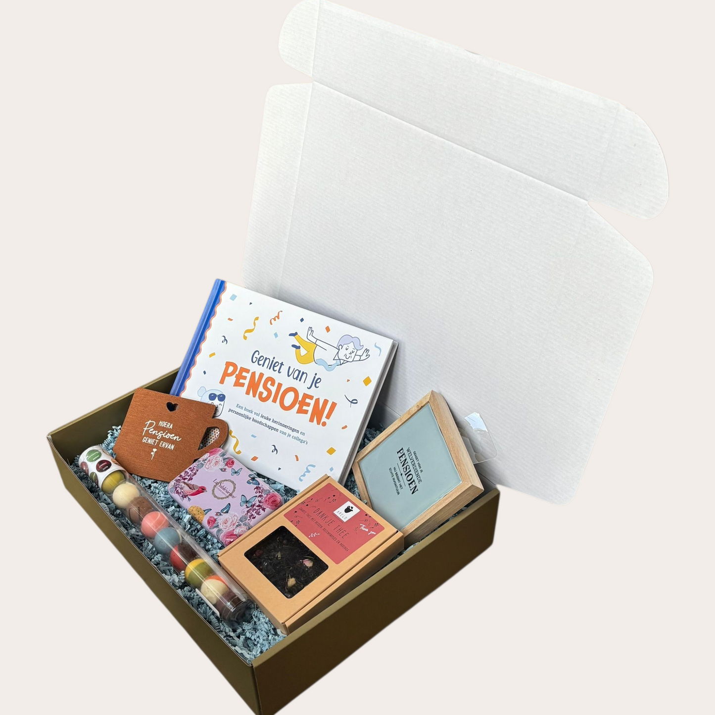 Geniet van je Pensioen – Luxe Cadeaubox voor Haar met Thee, Zoet & Herinneringen