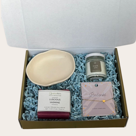 Lief Bedankt – Luxe Cadeaubox met Zeep, Goud Armbandje en kaarsje