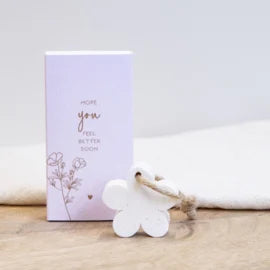 Little giftbox - "hope you feel better soon" met geurend bloemzeepje