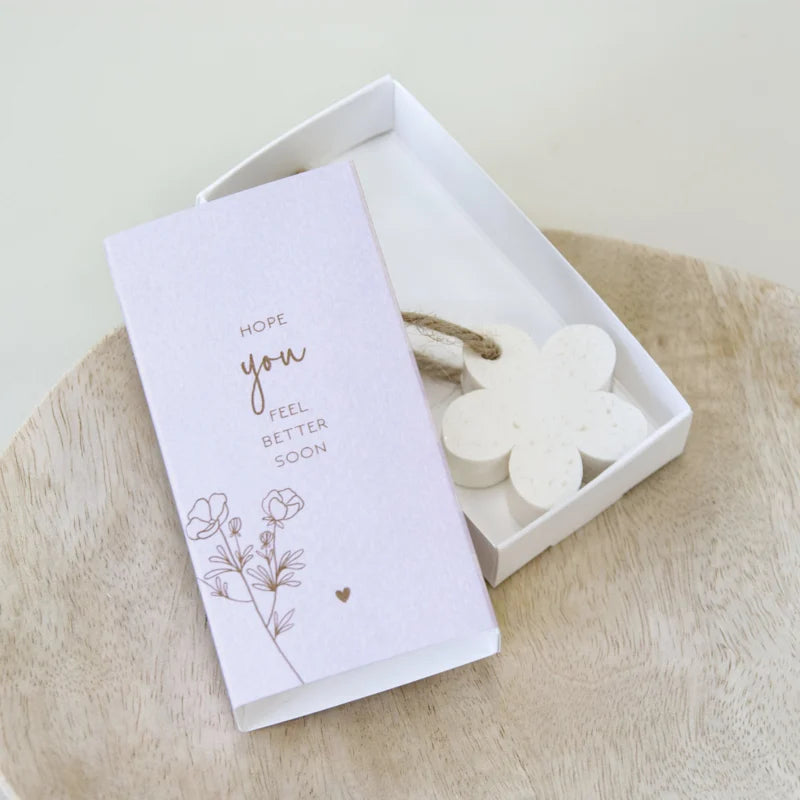 Little giftbox - "hope you feel better soon" met geurend bloemzeepje