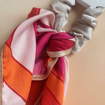Roze Maine  scrunchie/haarelastiek
