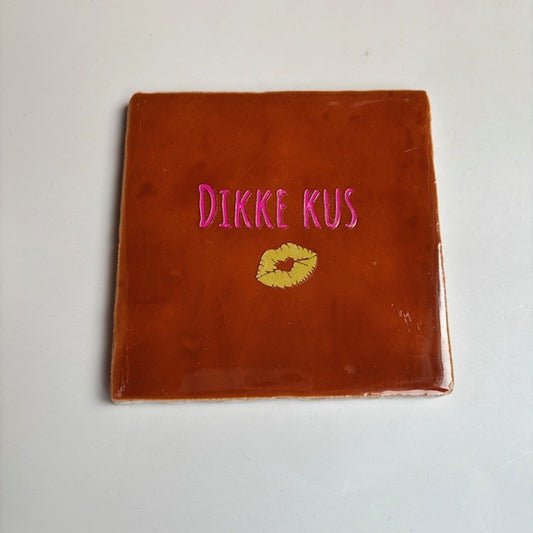 Tegel: Dikke kus
