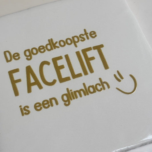Tegel: De goedkoopste facelift is een glimlach