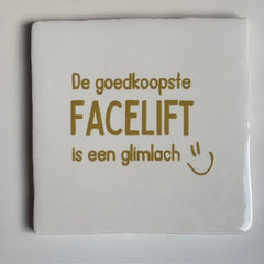 Tegel: De goedkoopste facelift is een glimlach