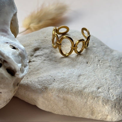 Ring Dionne
