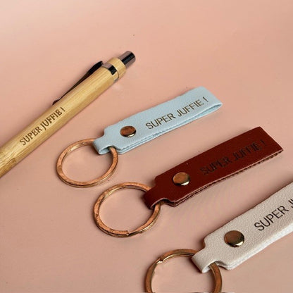 Sleutelhanger – Super Juffie! (3 Kleuren)