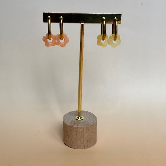 Oorbellen: Creolen met bloem hanger