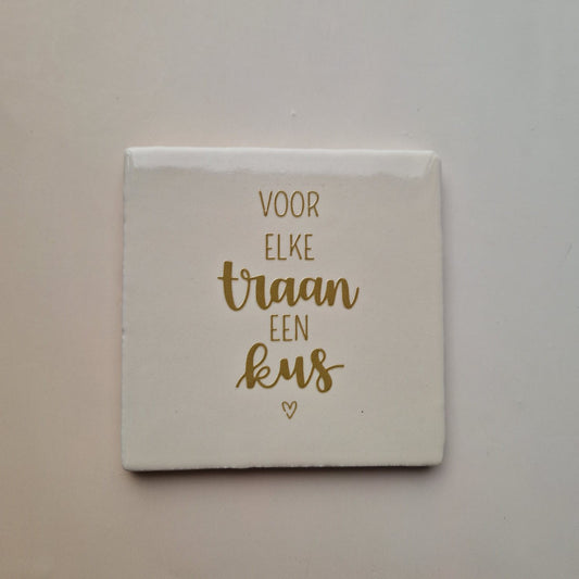 Tegel: Voor elke traan een kus