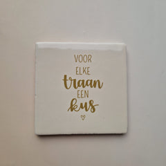 Tegel: Voor elke traan een kus